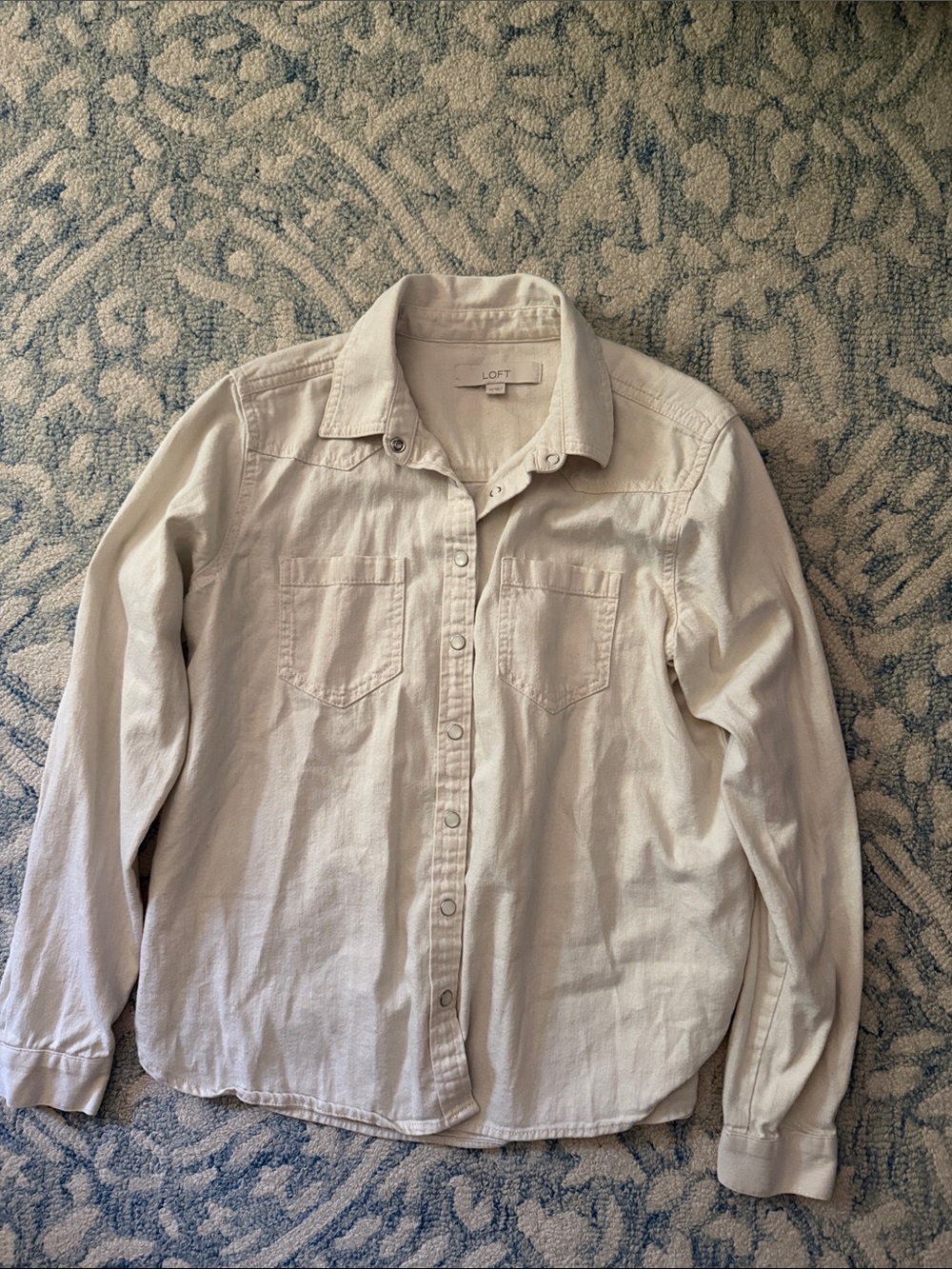 LOFT Cream Button-Front Long-Sleeve Shirt